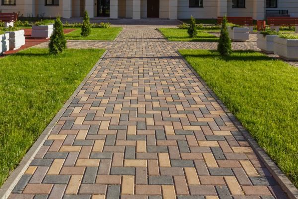 Cost of Paved Walkway Service in Honolulu